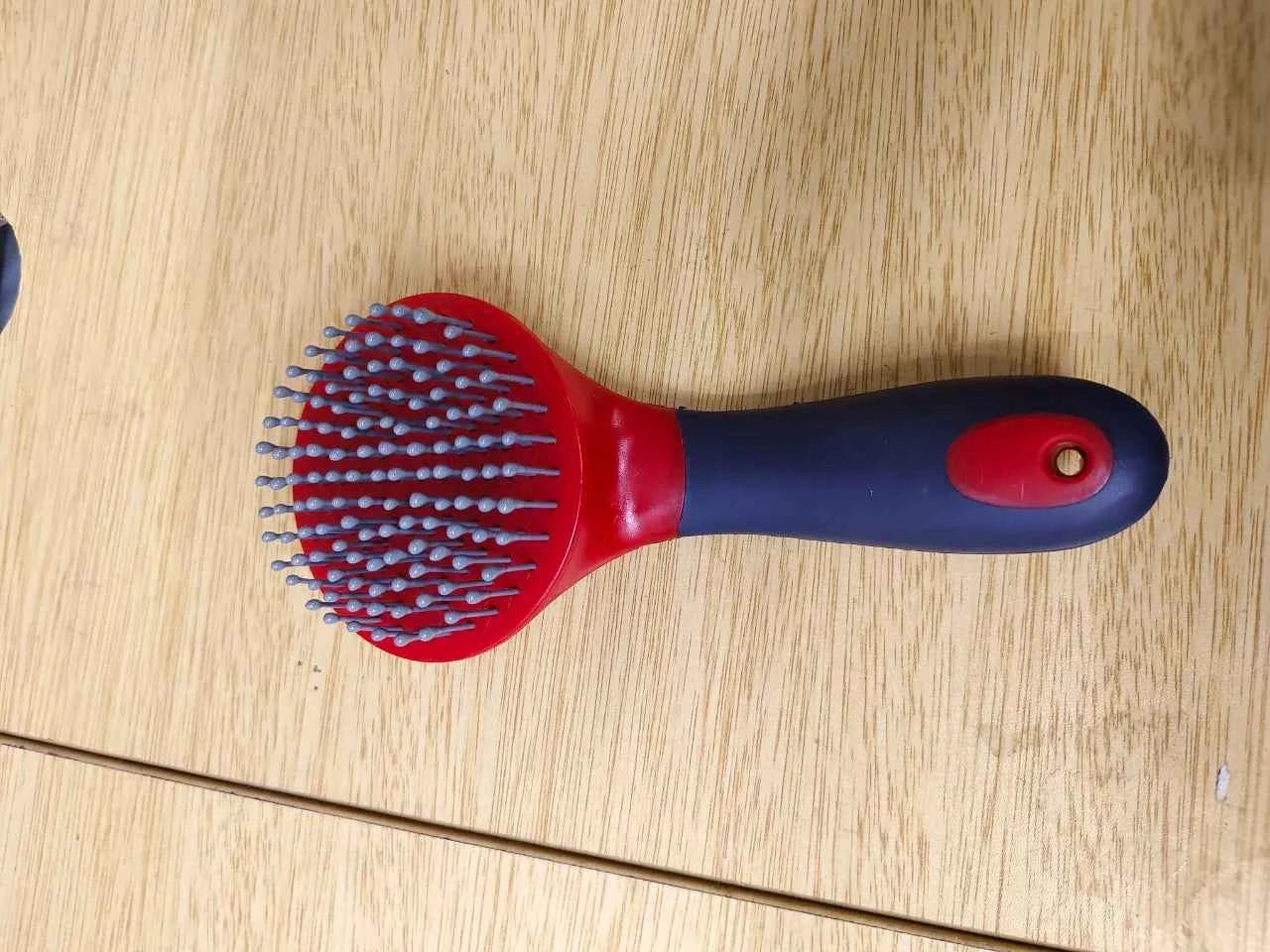Mane & Tail Detangling Brush — Soft Rubber Grip with Needle Bristles